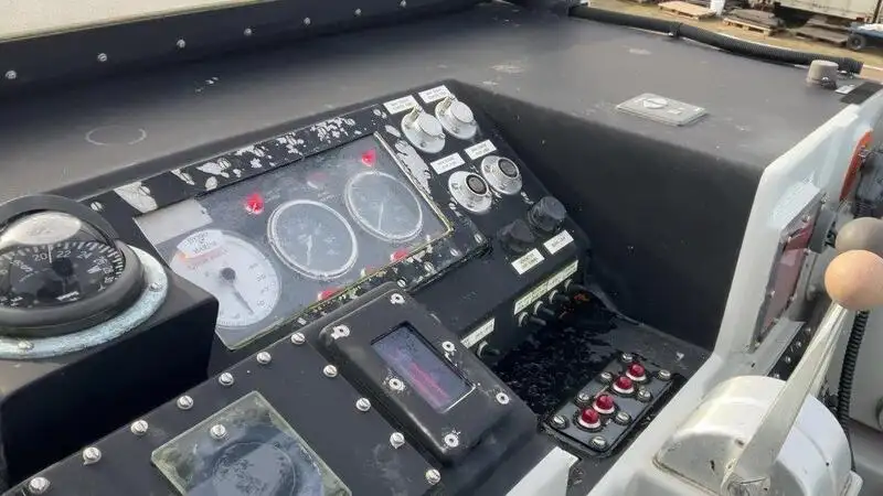 Kapal penyelamat untuk dijual