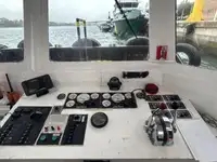 Kapal kerja untuk dijual