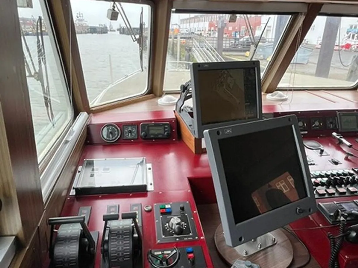 Kapal rondaan untuk dijual