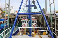 Kapal LNG untuk dijual