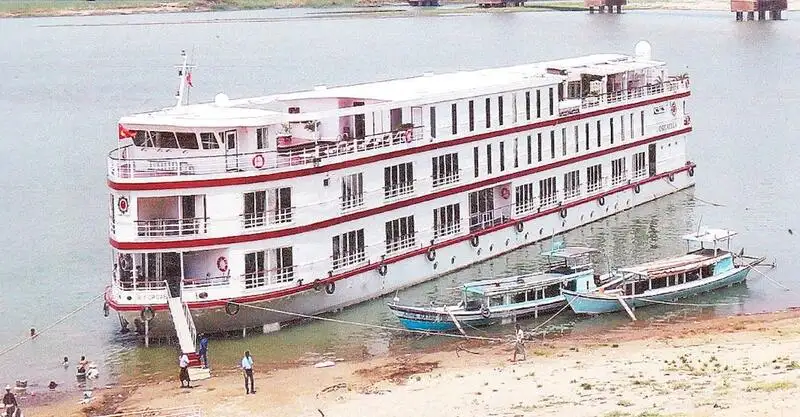 Kapal pelayaran untuk dijual