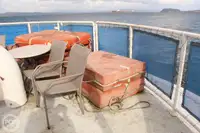 Kapal feri untuk dijual