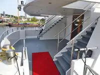 Kapal pelayaran untuk dijual