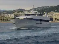 Kapal feri untuk dijual
