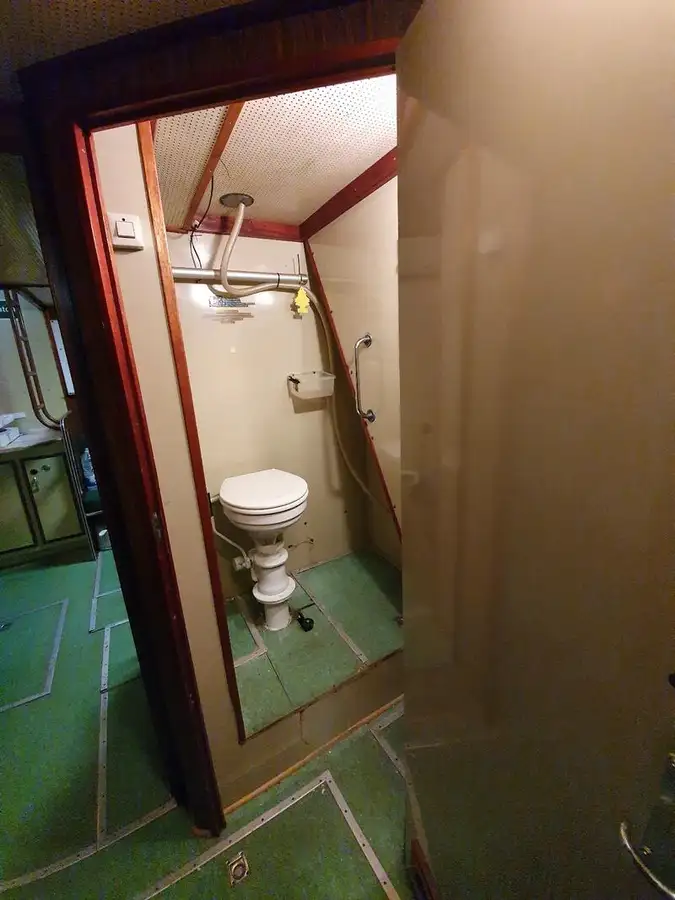 Kapal rondaan untuk dijual