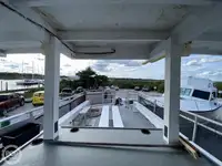 Kapal pelayaran untuk dijual