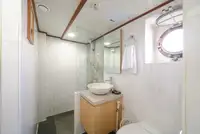 Kapal tinjauan untuk dijual