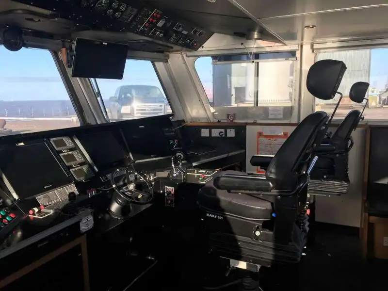 Kapal kerja untuk dijual