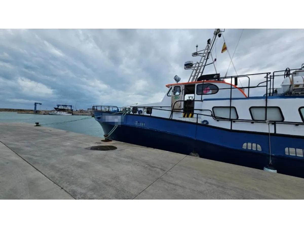 Kapal anak kapal untuk dijual