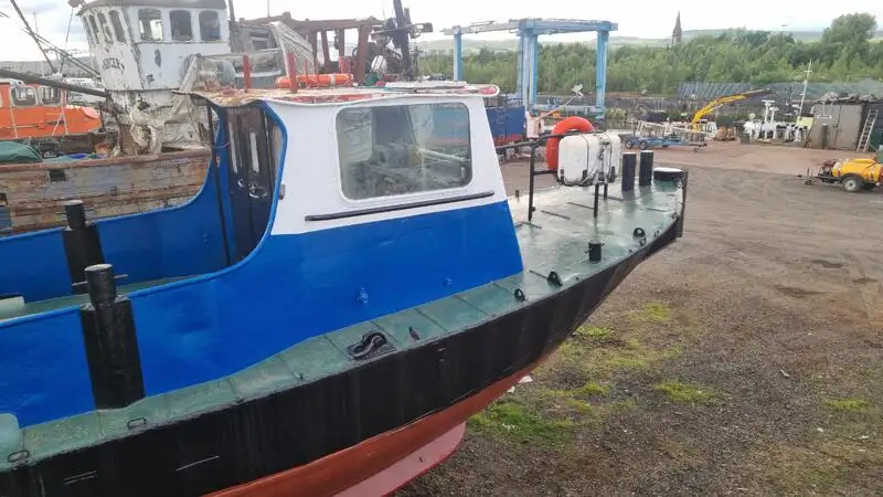 Kapal kerja untuk dijual
