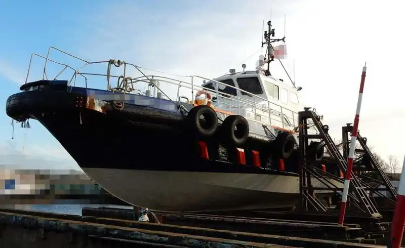 Kapal anak kapal untuk dijual