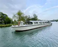 Kapal penumpang untuk dijual