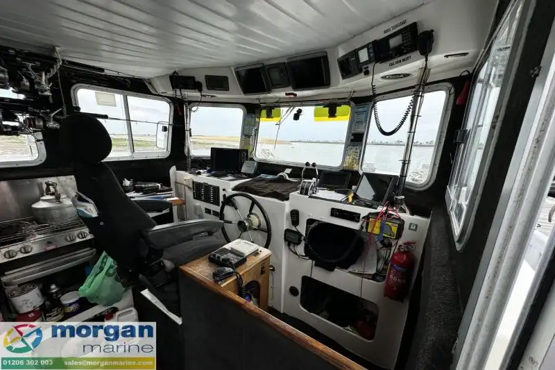 Kapal kerja untuk dijual