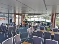 Kapal pelayaran untuk dijual