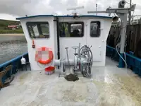 Kapal kerja untuk dijual