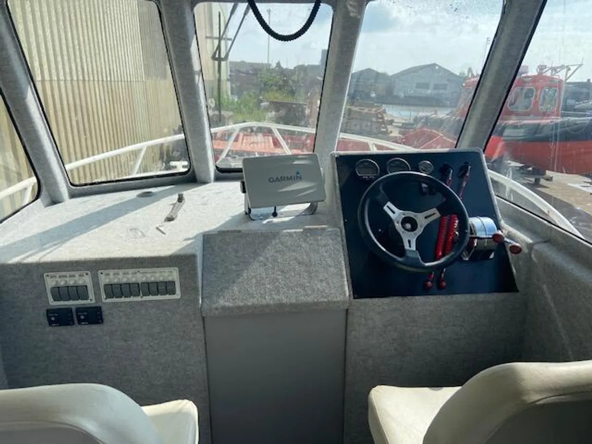 Kapal kerja untuk dijual