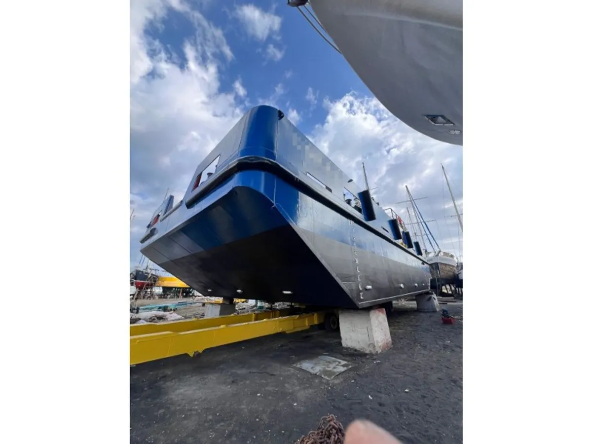 Kapal kontena untuk dijual