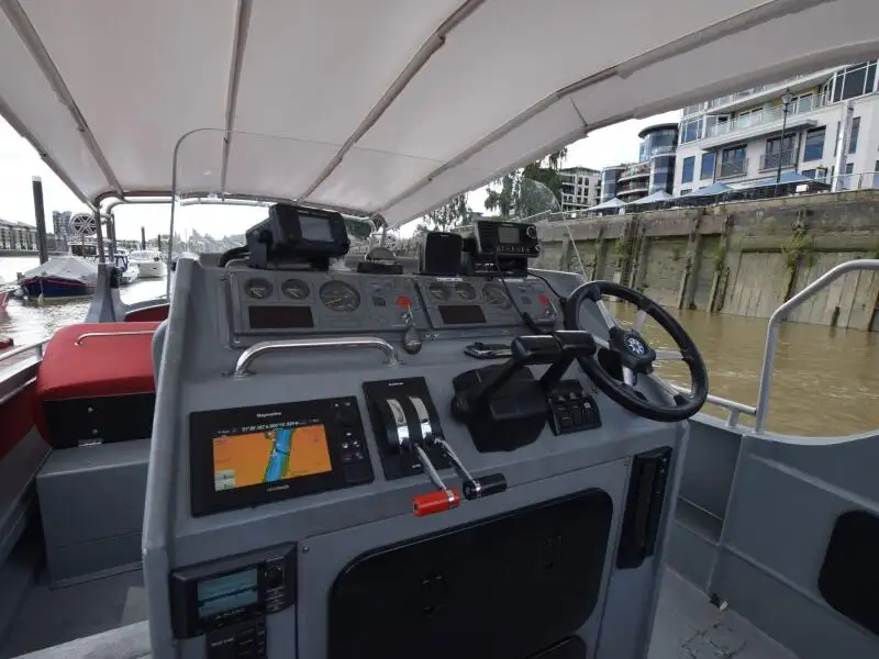 Kapal pelayaran untuk dijual