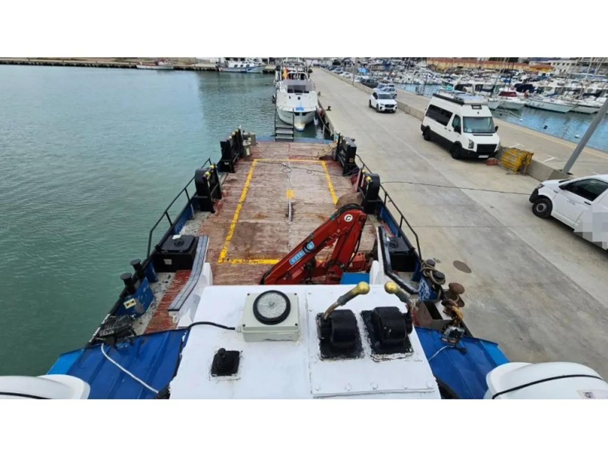 Kapal anak kapal untuk dijual