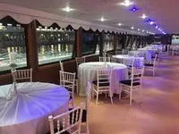 Kapal penumpang untuk dijual