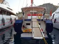 Yacht untuk dijual