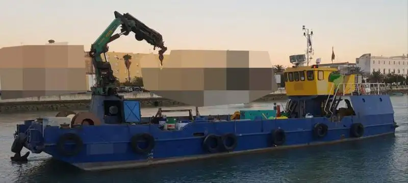 Kapal kerja untuk dijual