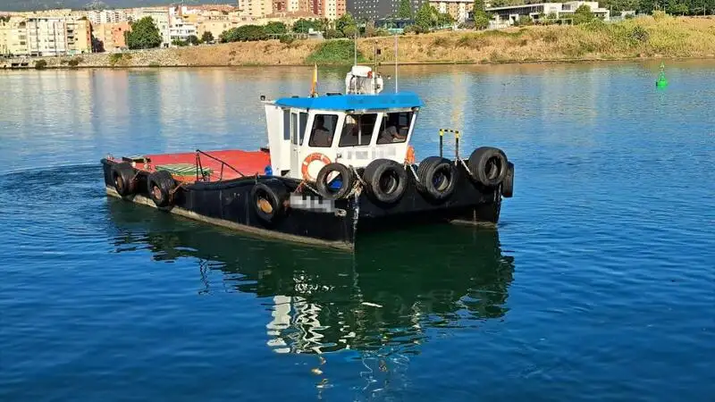 Kapal kerja untuk dijual