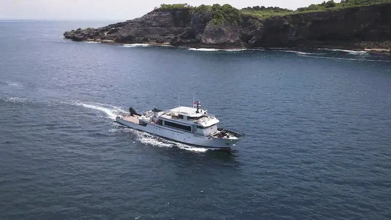 Kapal tinjauan untuk dijual