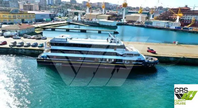 Kapal pelayaran untuk dijual