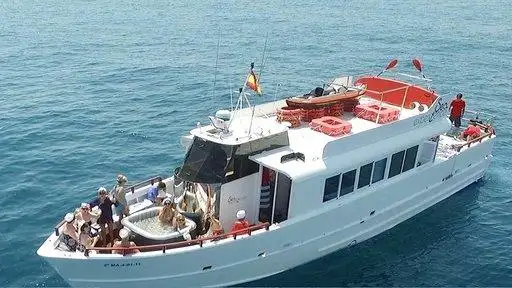 Kapal penumpang untuk dijual