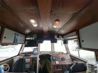 Kapal penyelamat untuk dijual