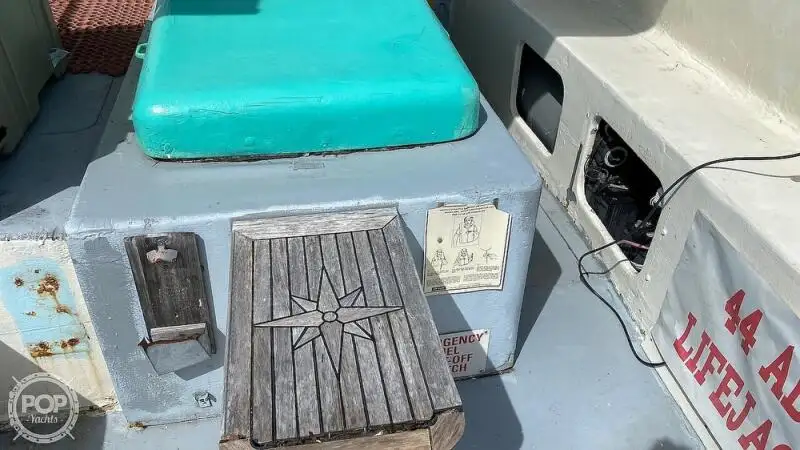 Kapal pelayaran untuk dijual