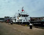 Kapal tinjauan untuk dijual