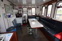 Kapal pelayaran untuk dijual