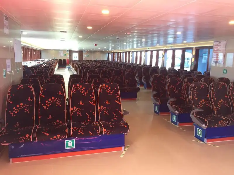 Kapal pelayaran untuk dijual
