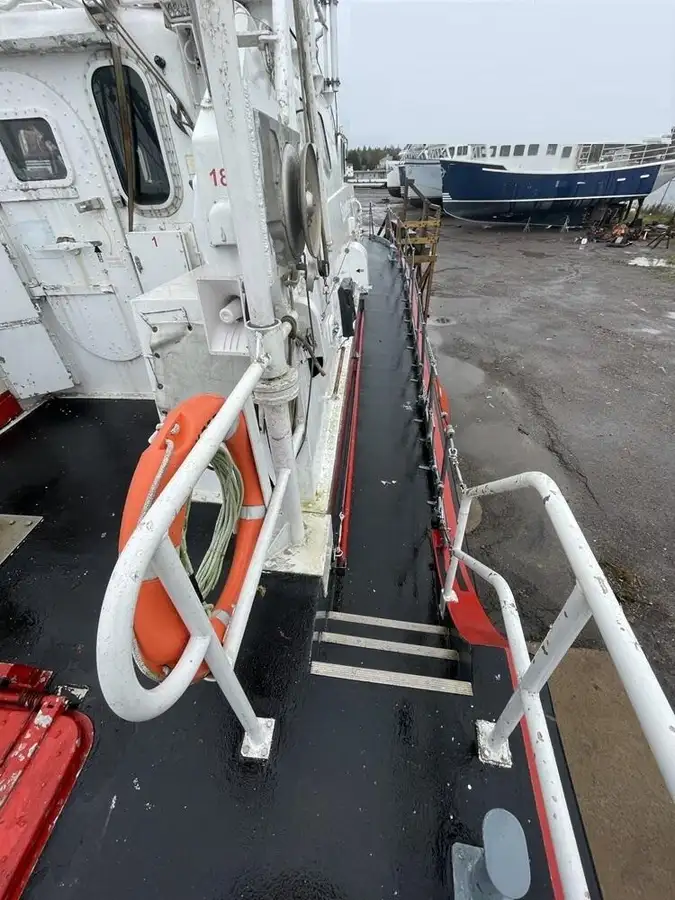 Kapal rondaan untuk dijual