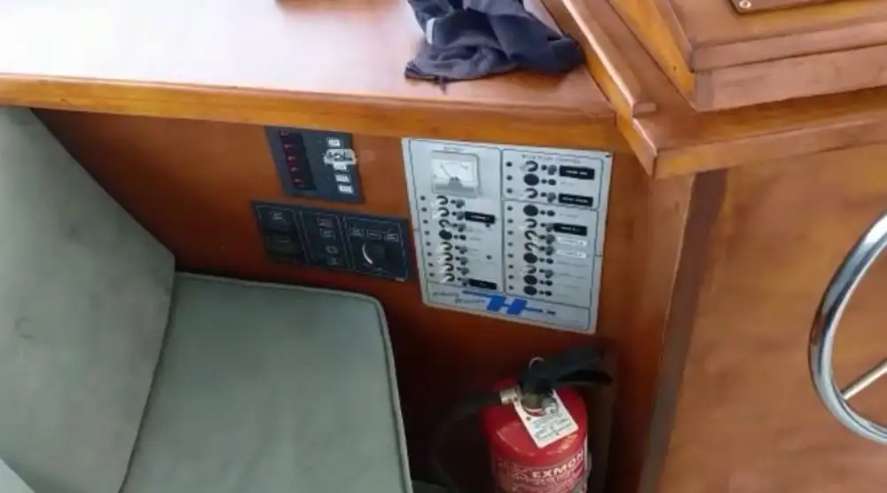 Kapal anak kapal untuk dijual
