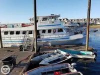 Kapal feri untuk dijual
