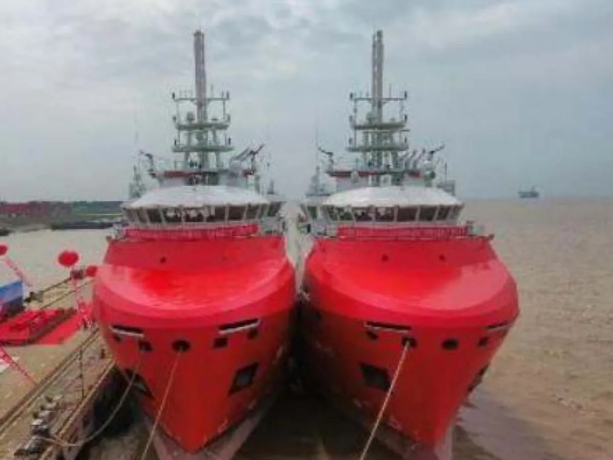 Kapal perkhidmatan & luar pesisir untuk dijual