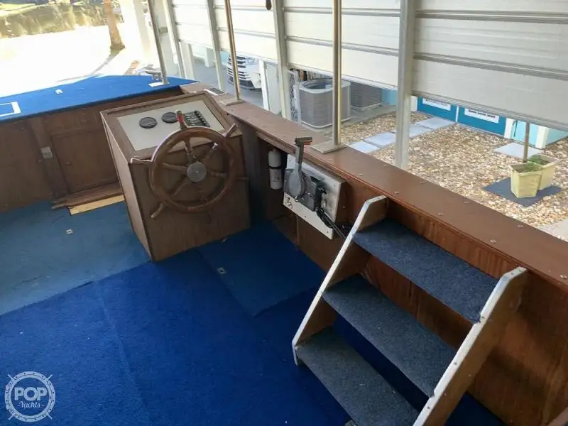 Kapal pelayaran untuk dijual