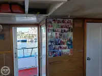 Kapal feri untuk dijual