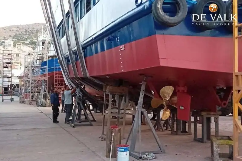 Kapal feri untuk dijual