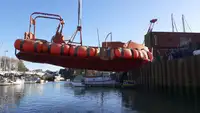 Kapal kerja untuk dijual