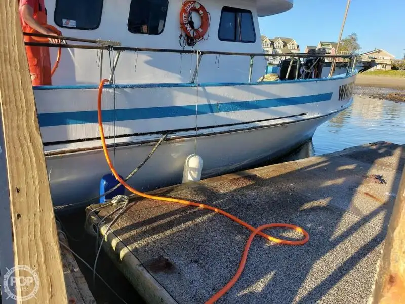 Kapal feri untuk dijual