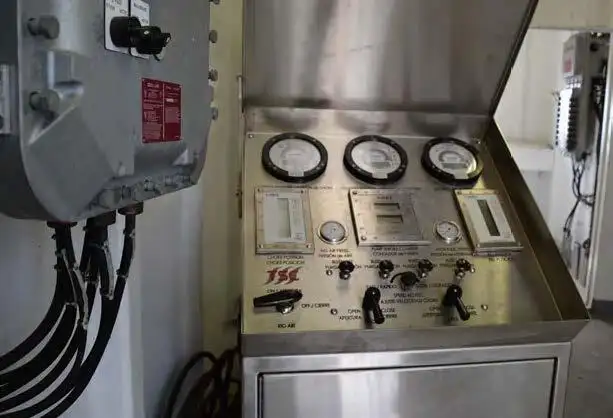 Kapal LNG untuk dijual
