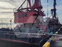 Kapal kren untuk dijual