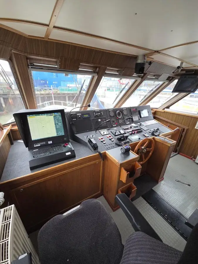Kapal rondaan untuk dijual