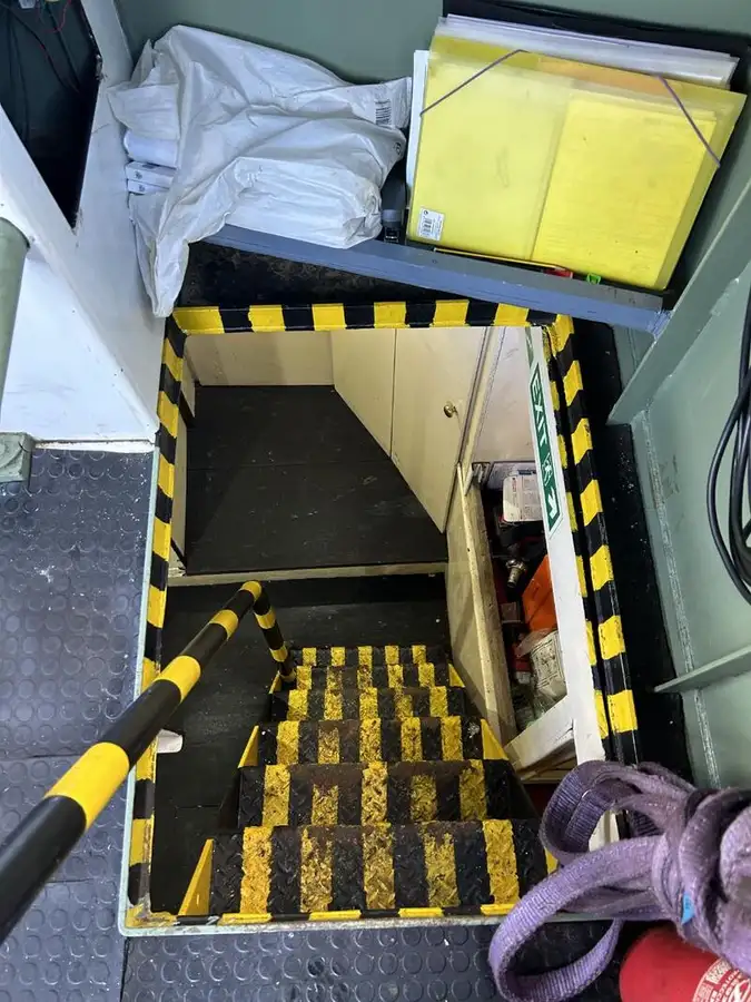 Kapal kerja untuk dijual