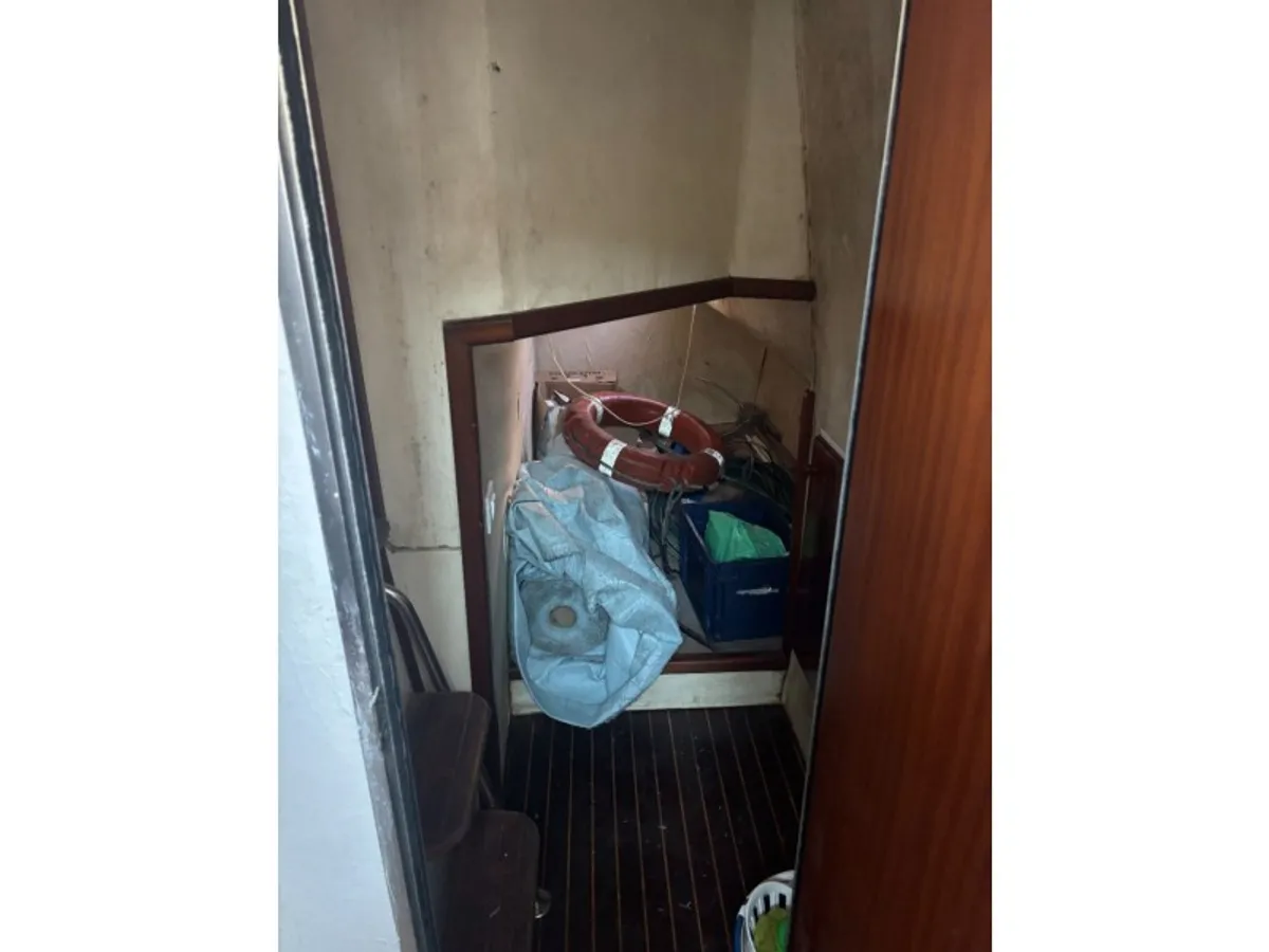 Kapal kerja untuk dijual