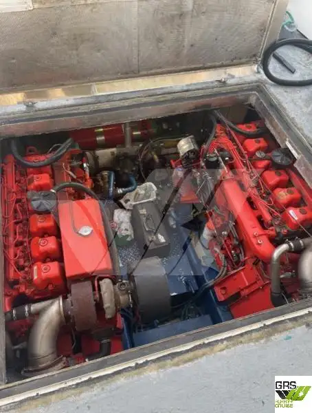 Kapal pelayaran untuk dijual